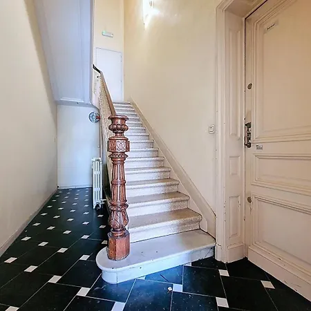 Moderne Et Lumineux Proche De La Gare Et Airport Apartment *